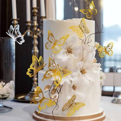 gateau deux etages avec fleurs et decorations papillons